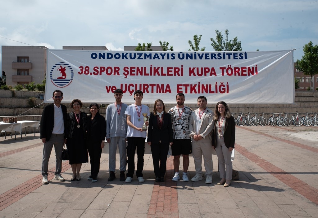 OMÜ’de ‘38. Üniversite İçi Spor Müsabakaları Kupa Töreni’