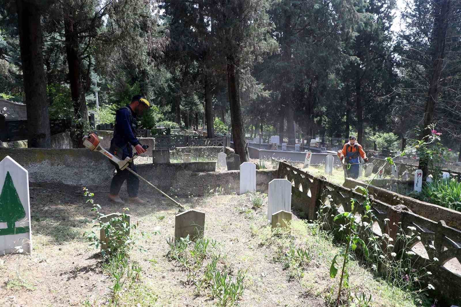 Sakarya&rsquo;da mezarlıklar bayram ziyaretine hazırlanıyor
