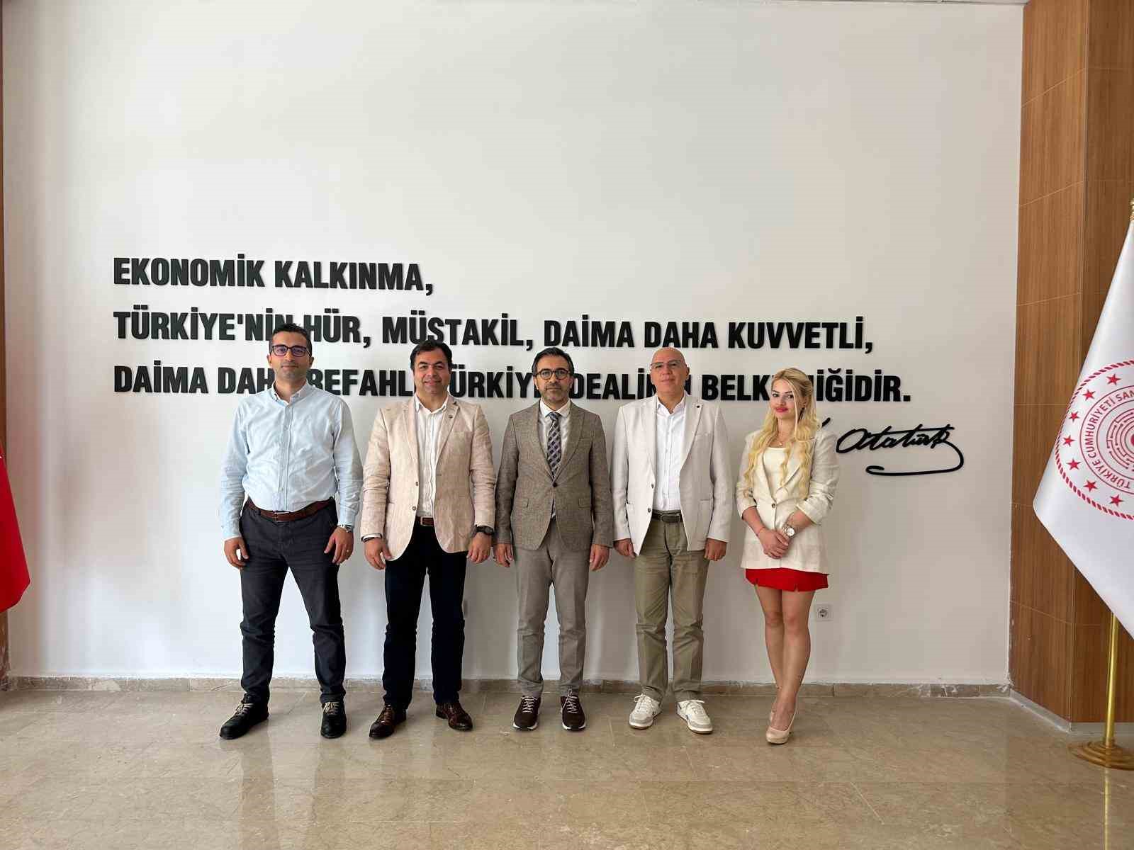 Tıbbi ve aromatik bitkilerde yüksek katma değerli üretim için iş birliği
