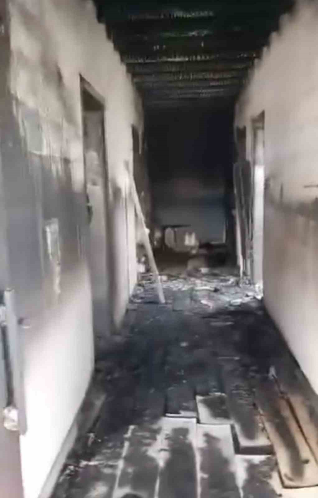 Muş&rsquo;un Yoncalı&ouml;z k&ouml;y&uuml;nde yangın: 1 ev kullanılamaz hale geldi
