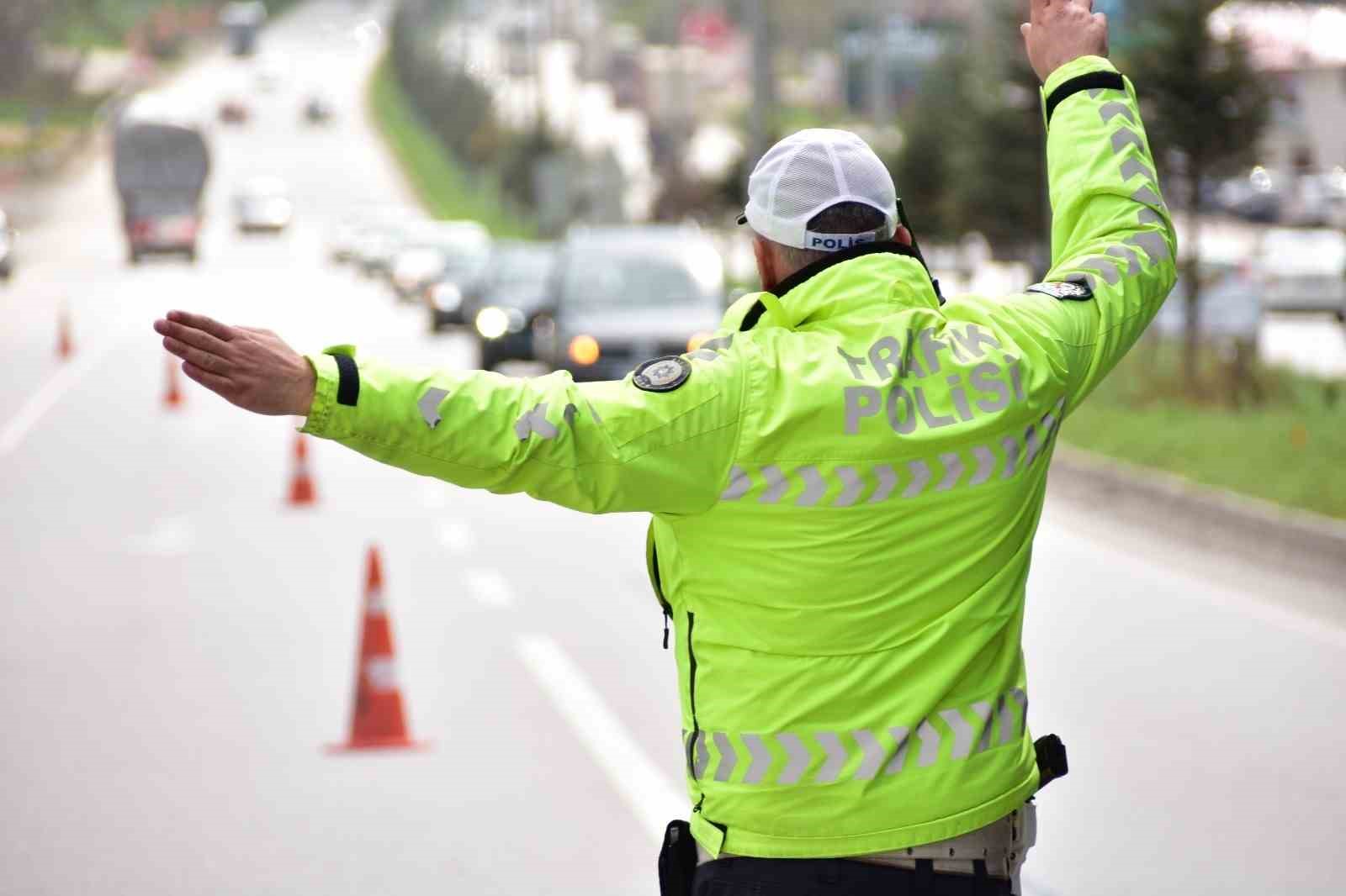 Samsun’da Kurban Bayramı tedbirleri kapsamında 7 bin 243 trafik personeli görevlendirildi