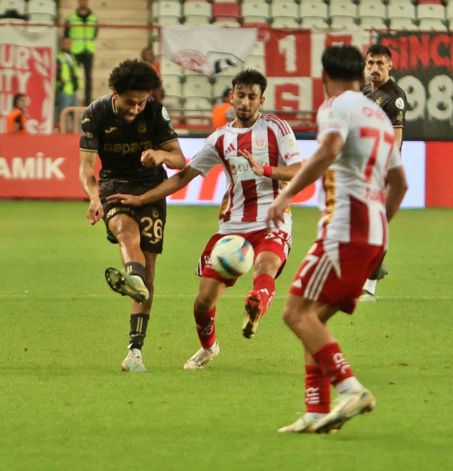 Trendyol Süper Lig: Antalyaspor: 0 - Trabzonspor: 2 (Maç sonucu)
