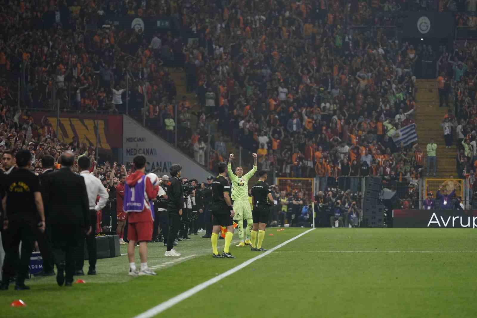 Trendyol Süper Lig: Galatasaray: 2 - Başakşehir: 0 (Maç sonucu)

