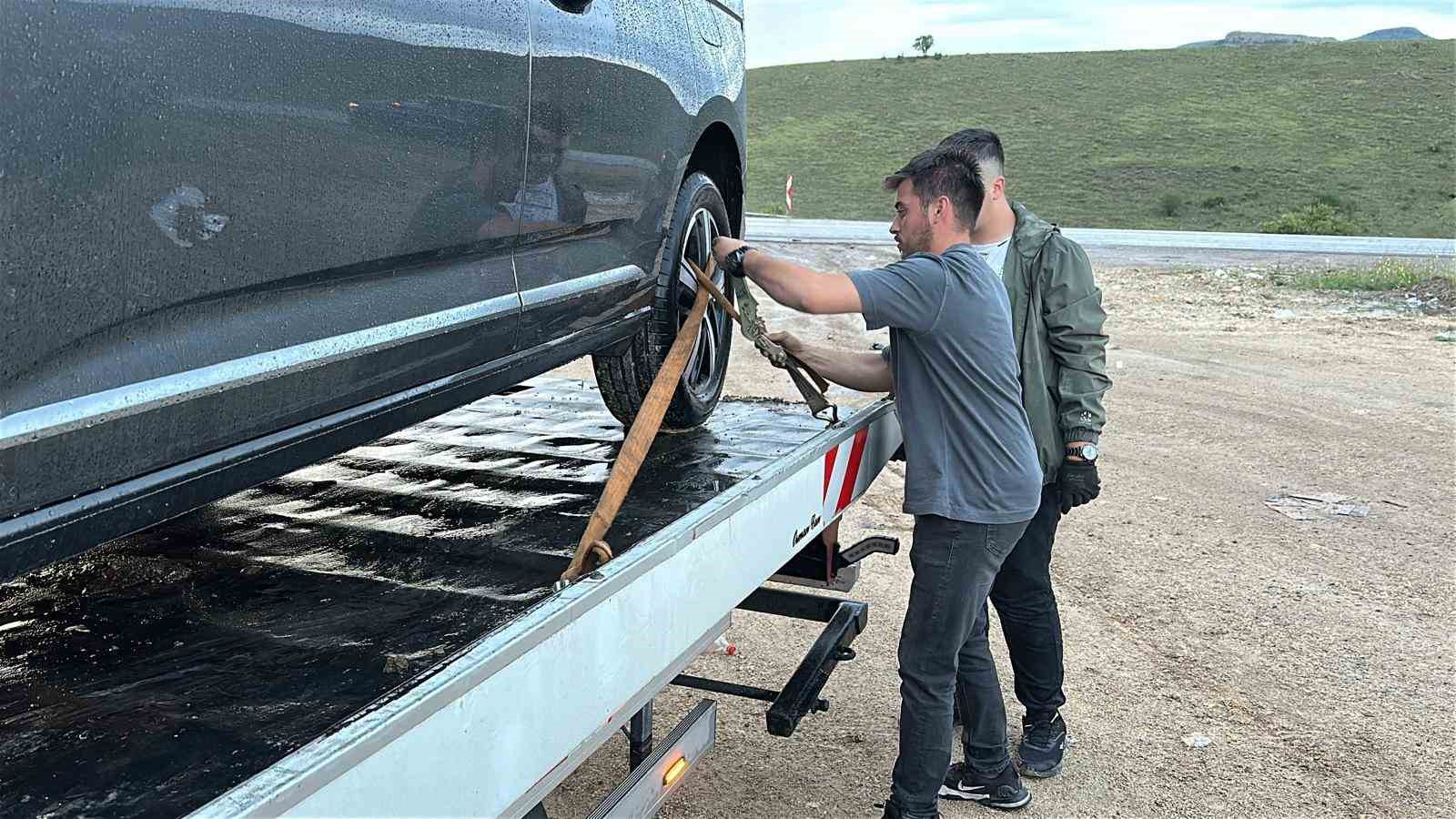 Ankara’da iki araç kafa kafaya çarpıştı: 1 ölü, 1 yaralı