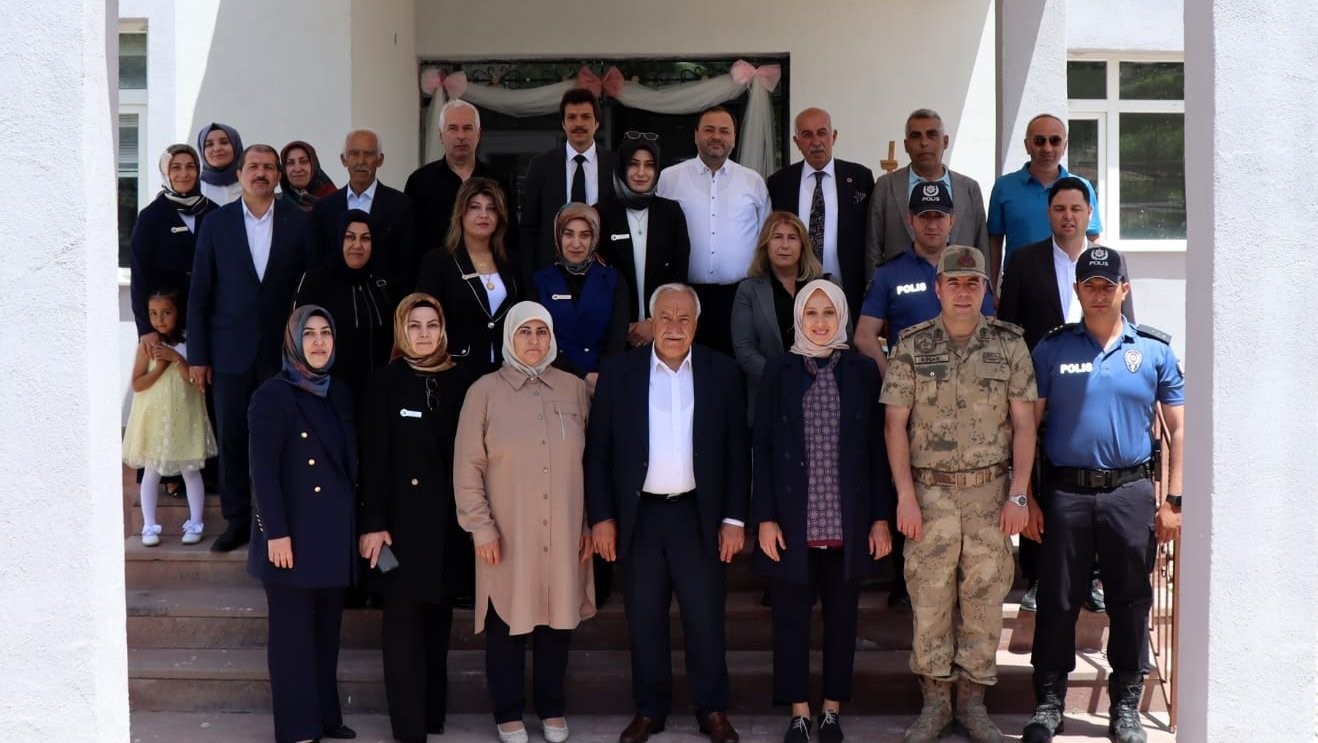 Tercan’da el emeği göz nuru ürünlerden oluşan sergi açıldı