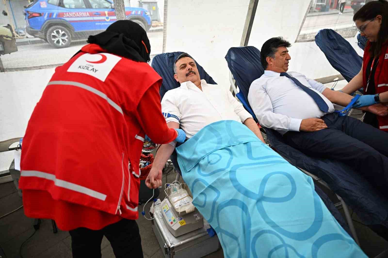 Vali Çiftçi kendi rekorunu yeniledi