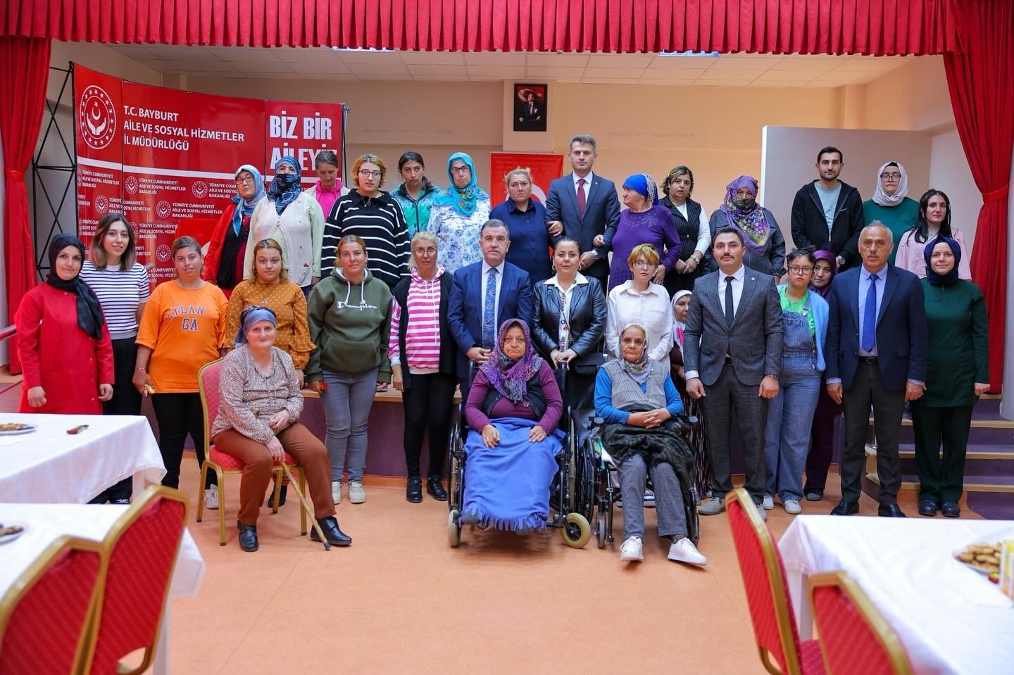 Vali Eldivan, Engelsiz Yaşam Bakım ve Rehabilitasyon Merkezi sakinleriyle bir araya geldi