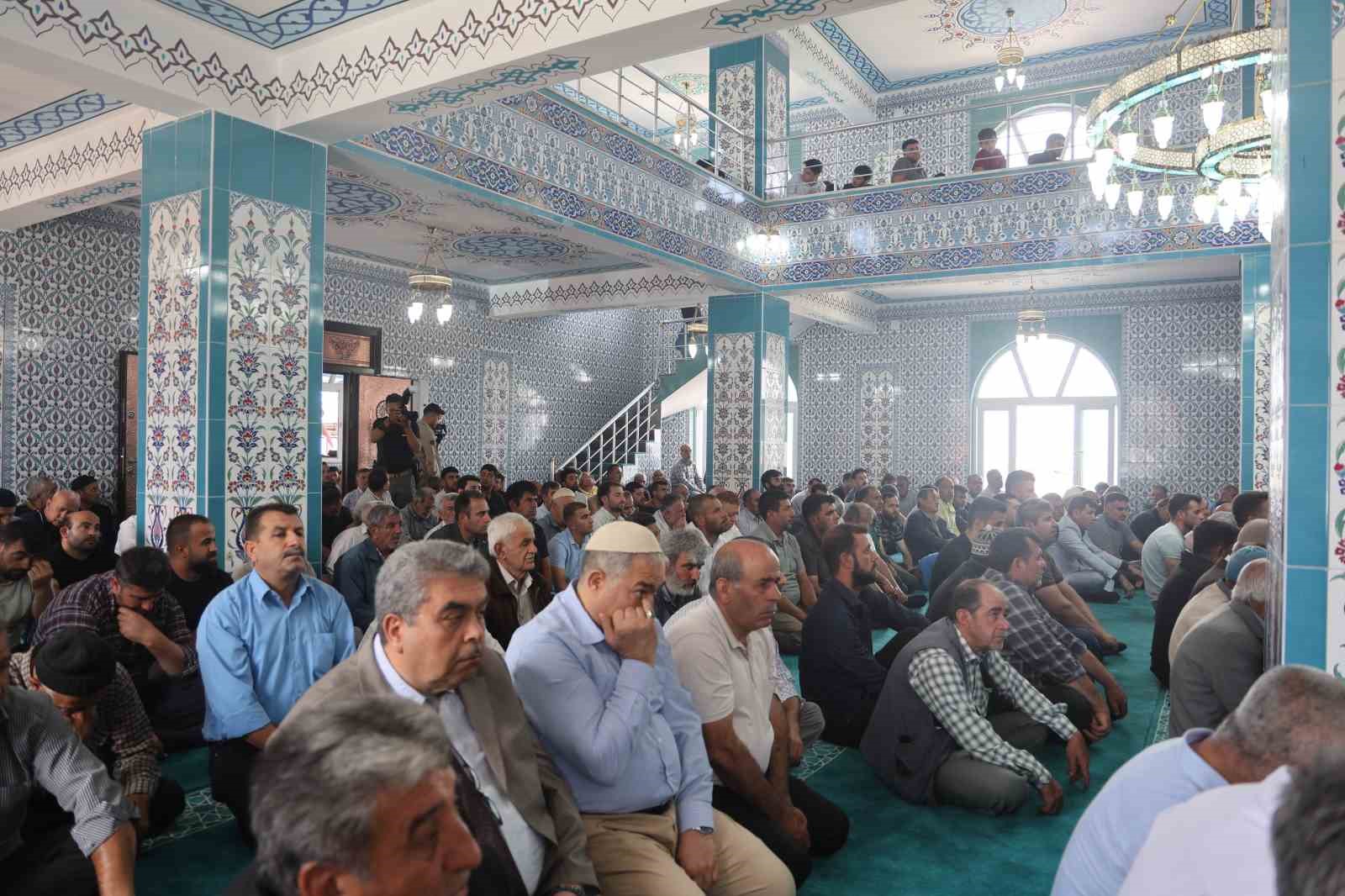 Asrın felaketi sonrası Hatay’da inşa edilen 100’üncü cami ibadete açıldı