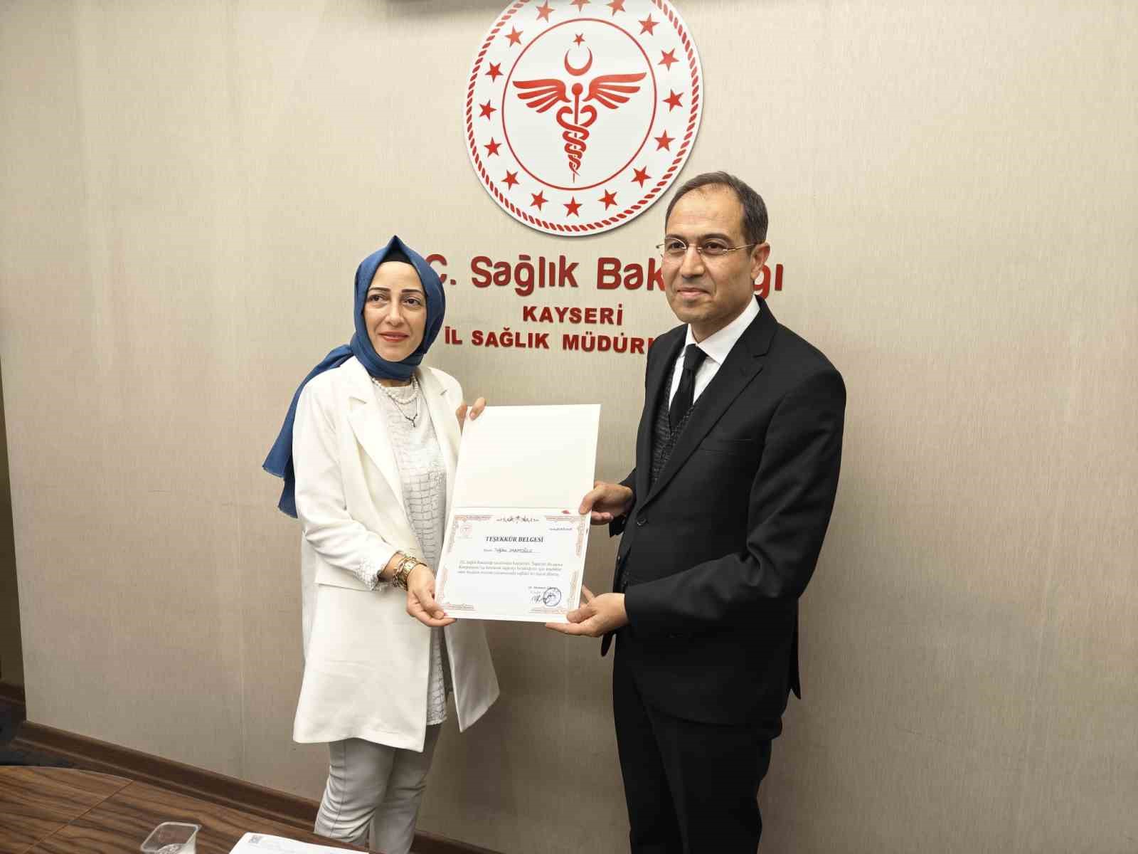 Sigara ile vedalaştılar, teşekkür belgelerini aldılar