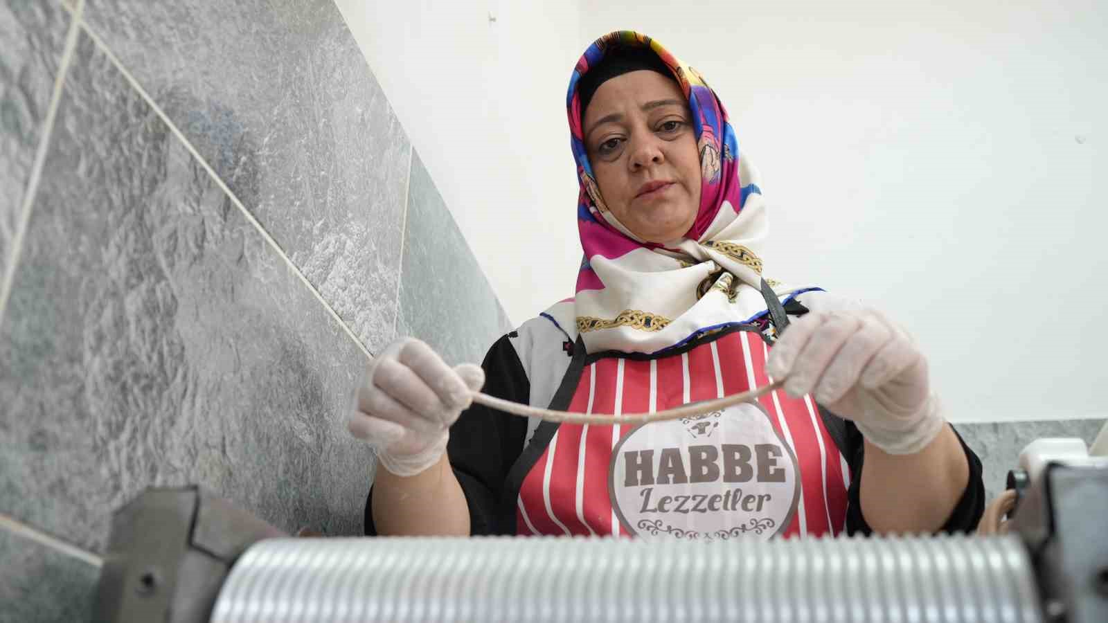 Ev hanımıyken azmi ve kararlığıyla patron oldu