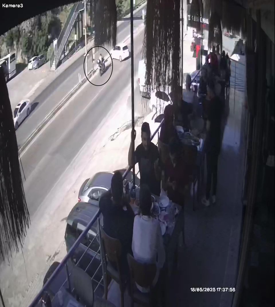 kaza kavşağına vatandaşlar &ccedil;&ouml;z&uuml;m bekliyor
