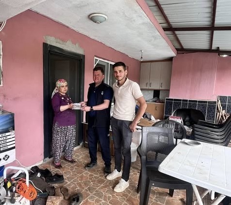 Beyağaç’ta yasağı delen düğüncülerin dağıttığı okular toplanıyor