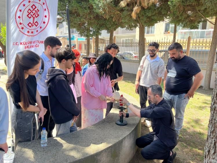 T&Ouml;MER &ouml;ğrencileri tarihi yerleri gezdi
