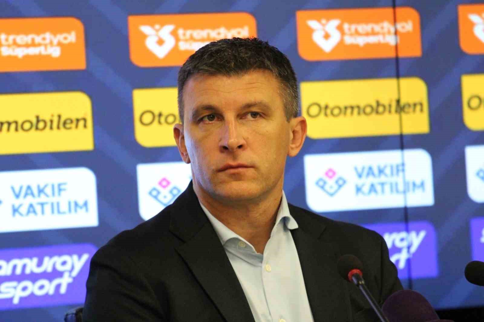 Kayserispor’da Jakirovic ile yollar ayrılıyor