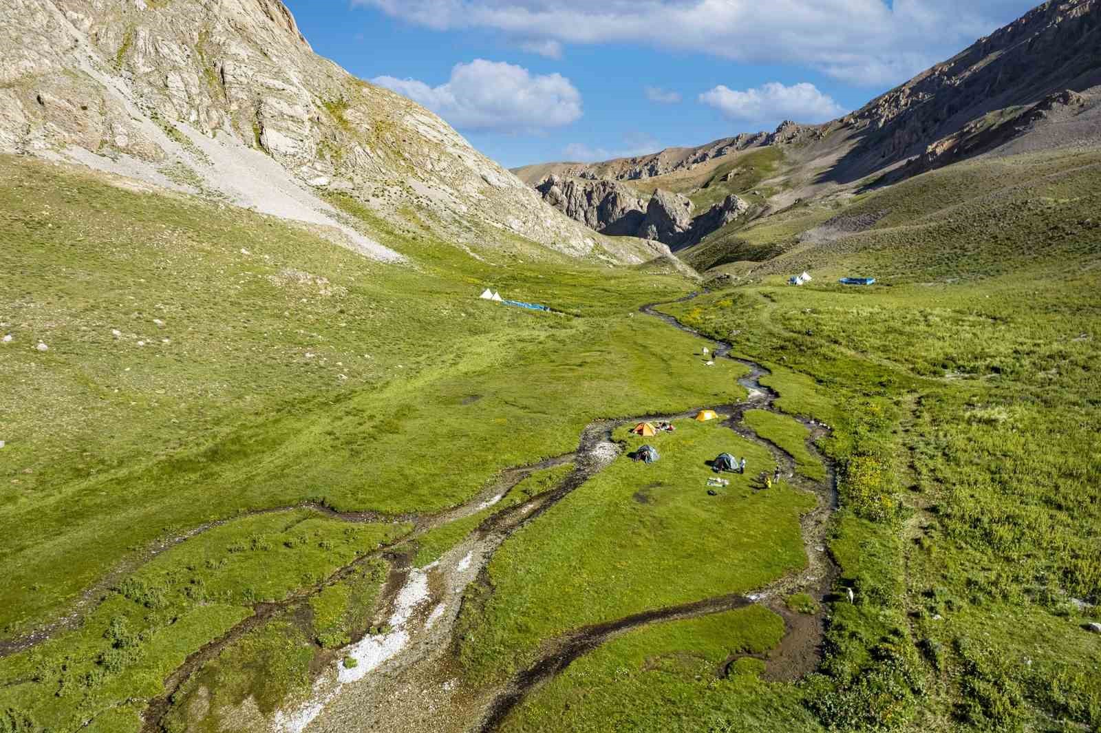 Doğanın kalbinde saklı cennet: Sohmarik Yaylası görenleri hayran bırakıyor