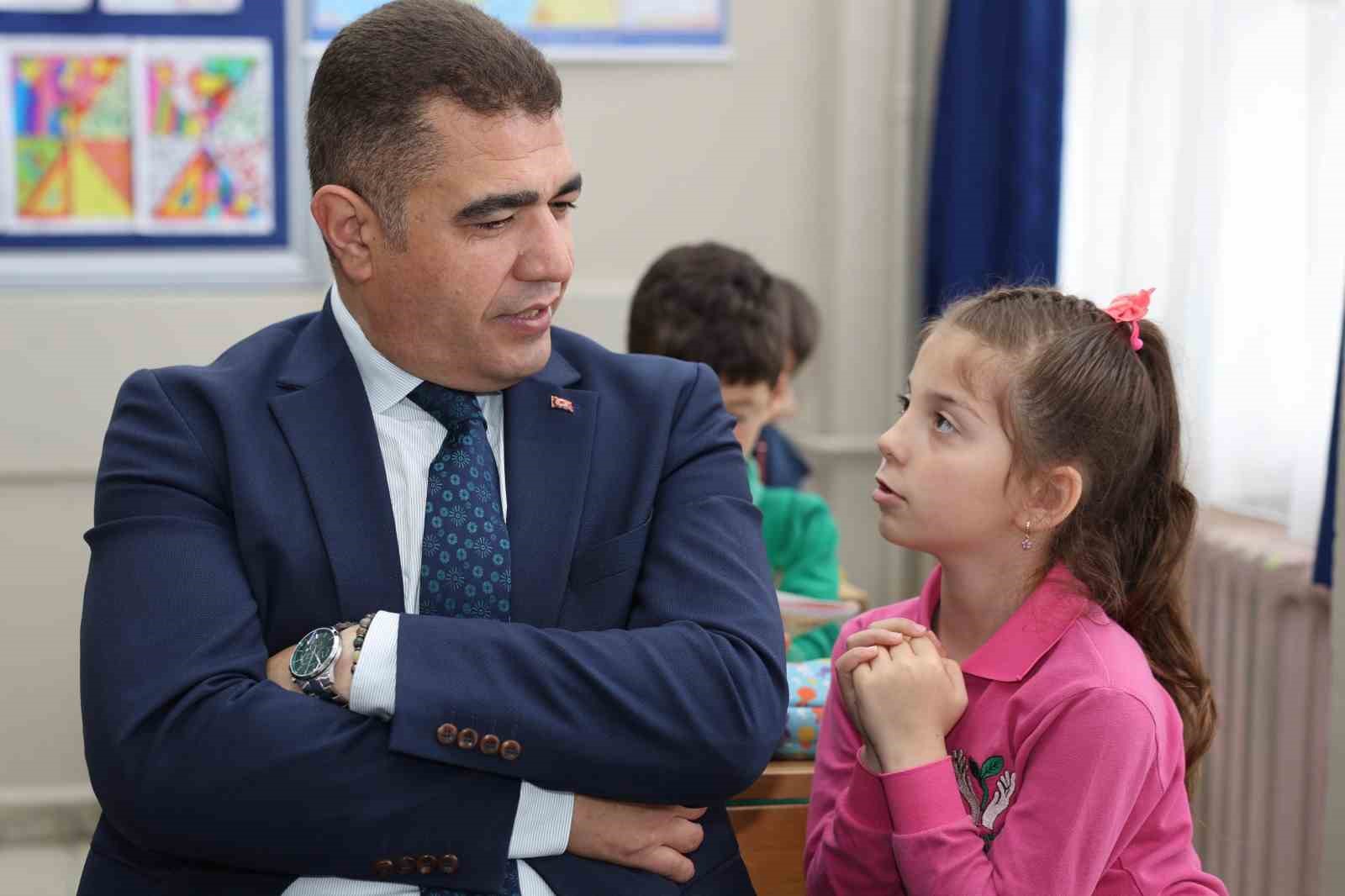 &Ouml;ğrenciler vali ile bir araya geldi
