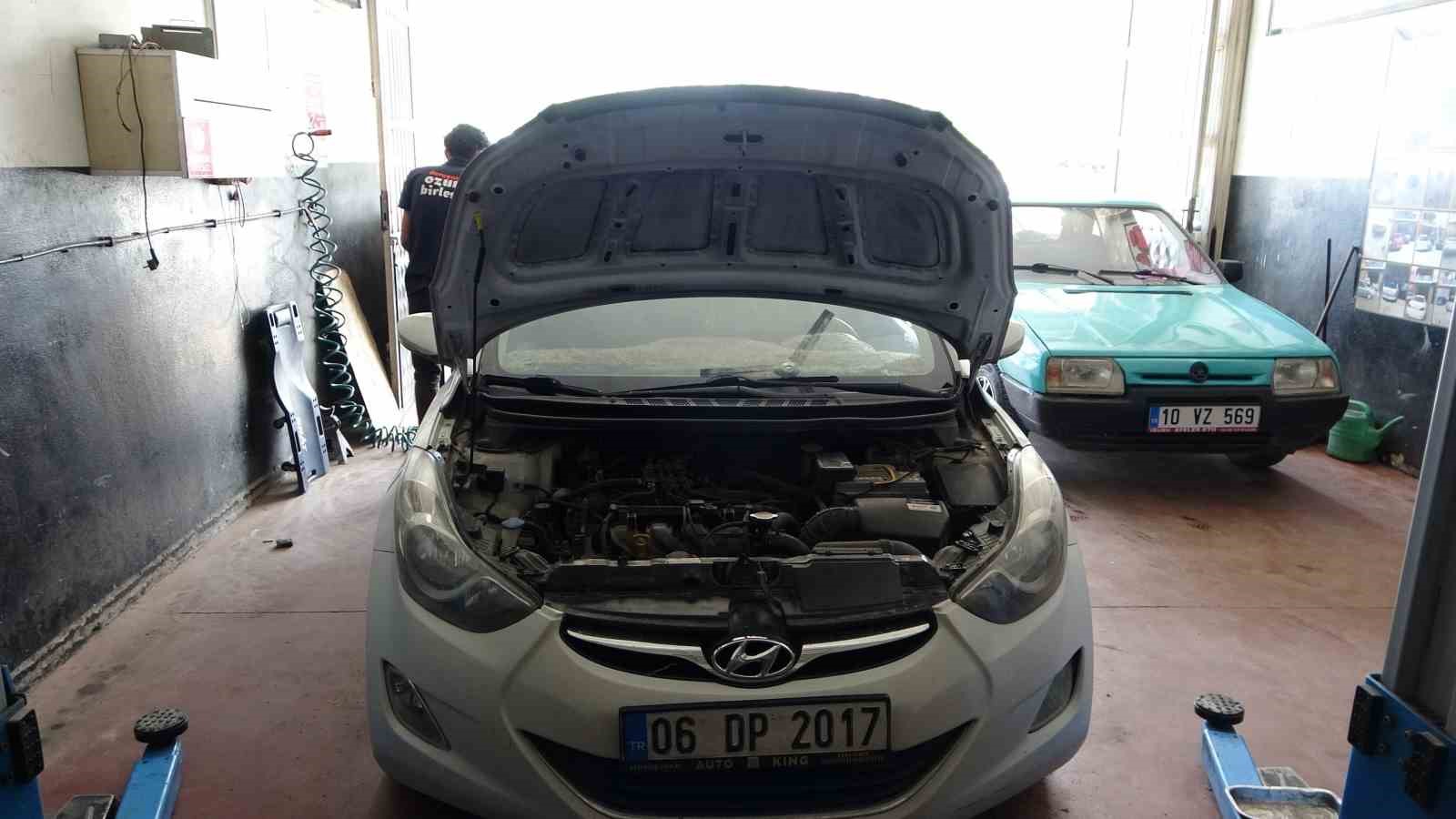 Malatya’da sağanak yağıştan etkilenen araçlar sanayi sitelerinde yoğunluğa neden oldu