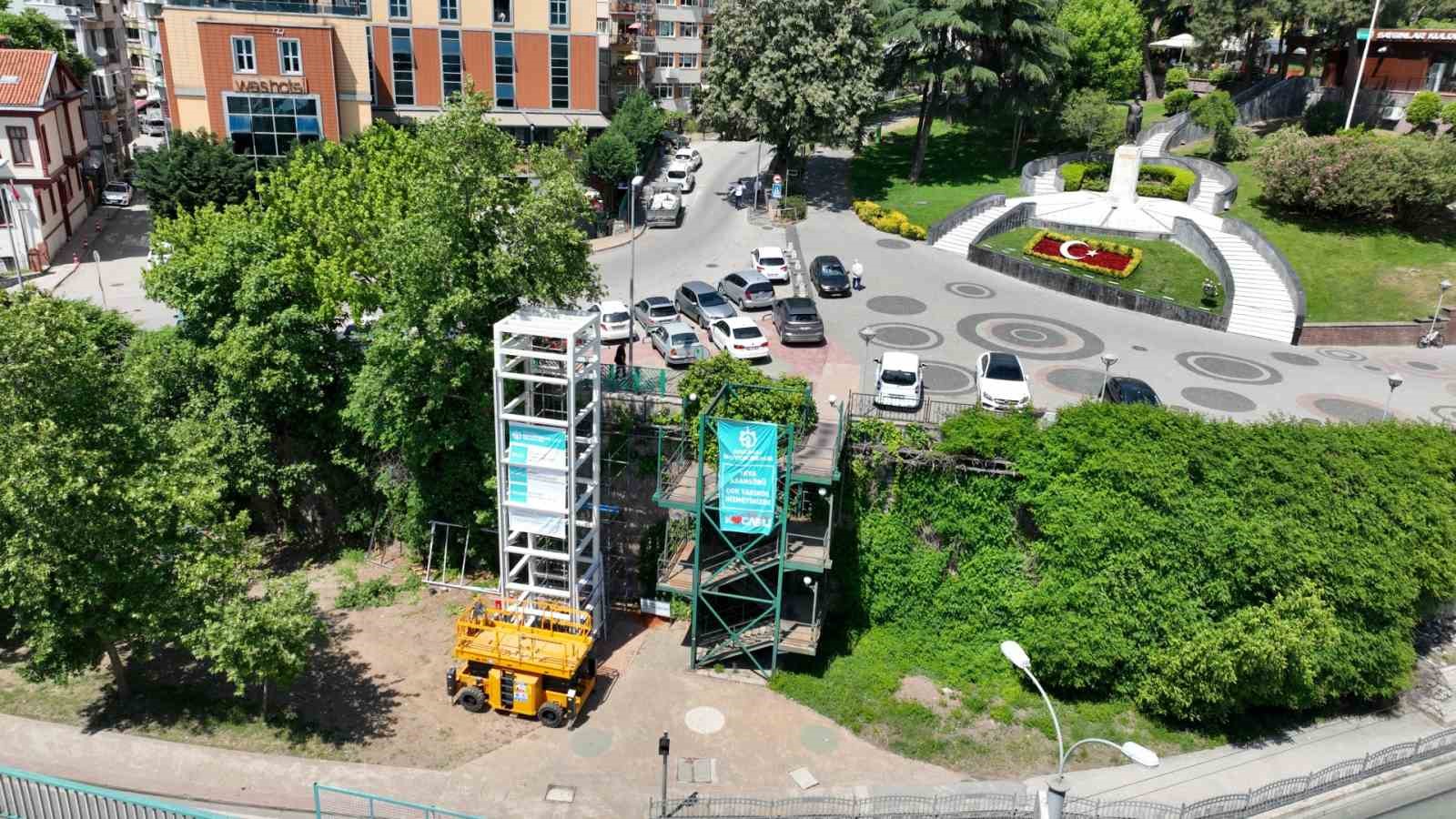 İzmit Tren Garı asansör çalışmaları devam ediyor