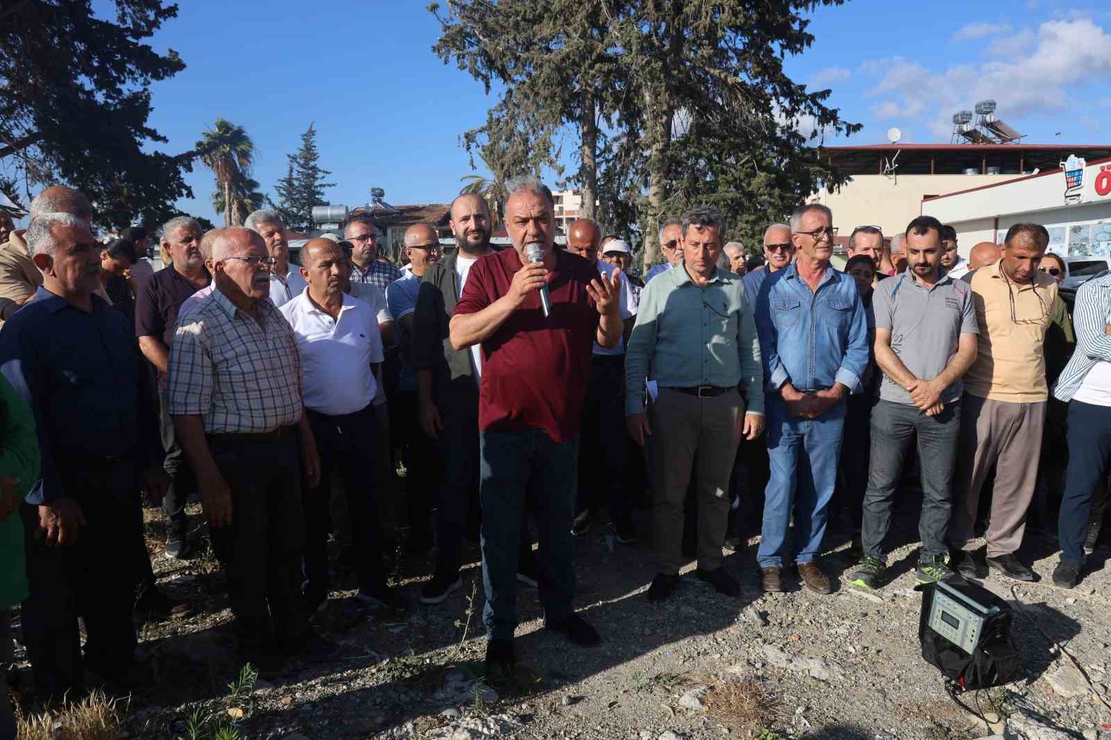 Vatandaşlar arasında anlaşmazlık nedeniyle bir kazma dahi vurulamadı
