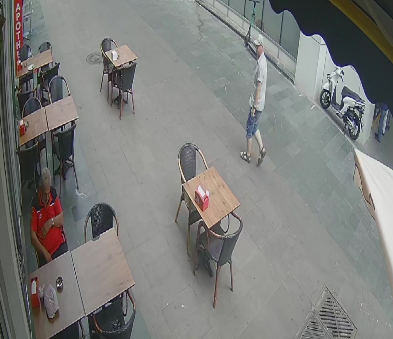 Simit&ccedil;ide uyudu, uyanınca neye uğradığını şaşırdı: "Adisyon fişini de almış"
