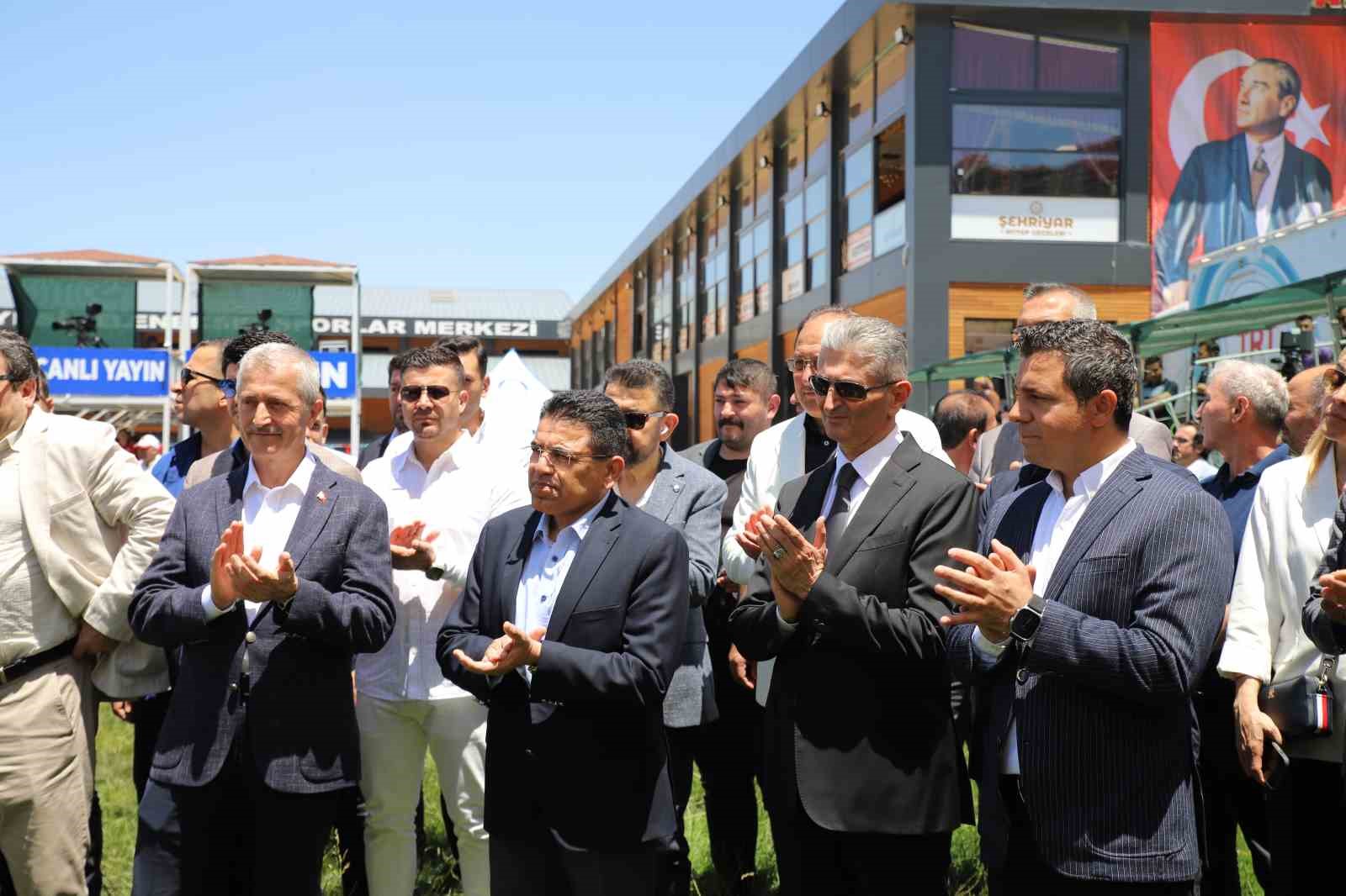 Geleneksel Yağlı Güreş Ligi, Gaziantep’te coşkuyla başladı
