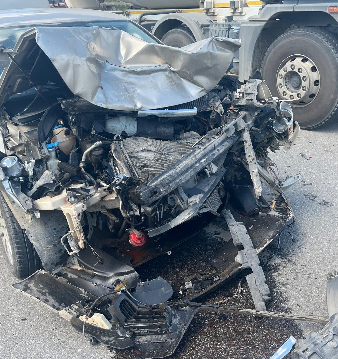 Otomobiller çarpıştı: 6 yaralı