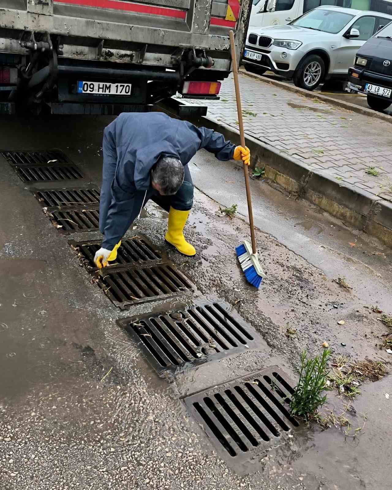 Didim&rsquo;de mazgallar temizlendi
