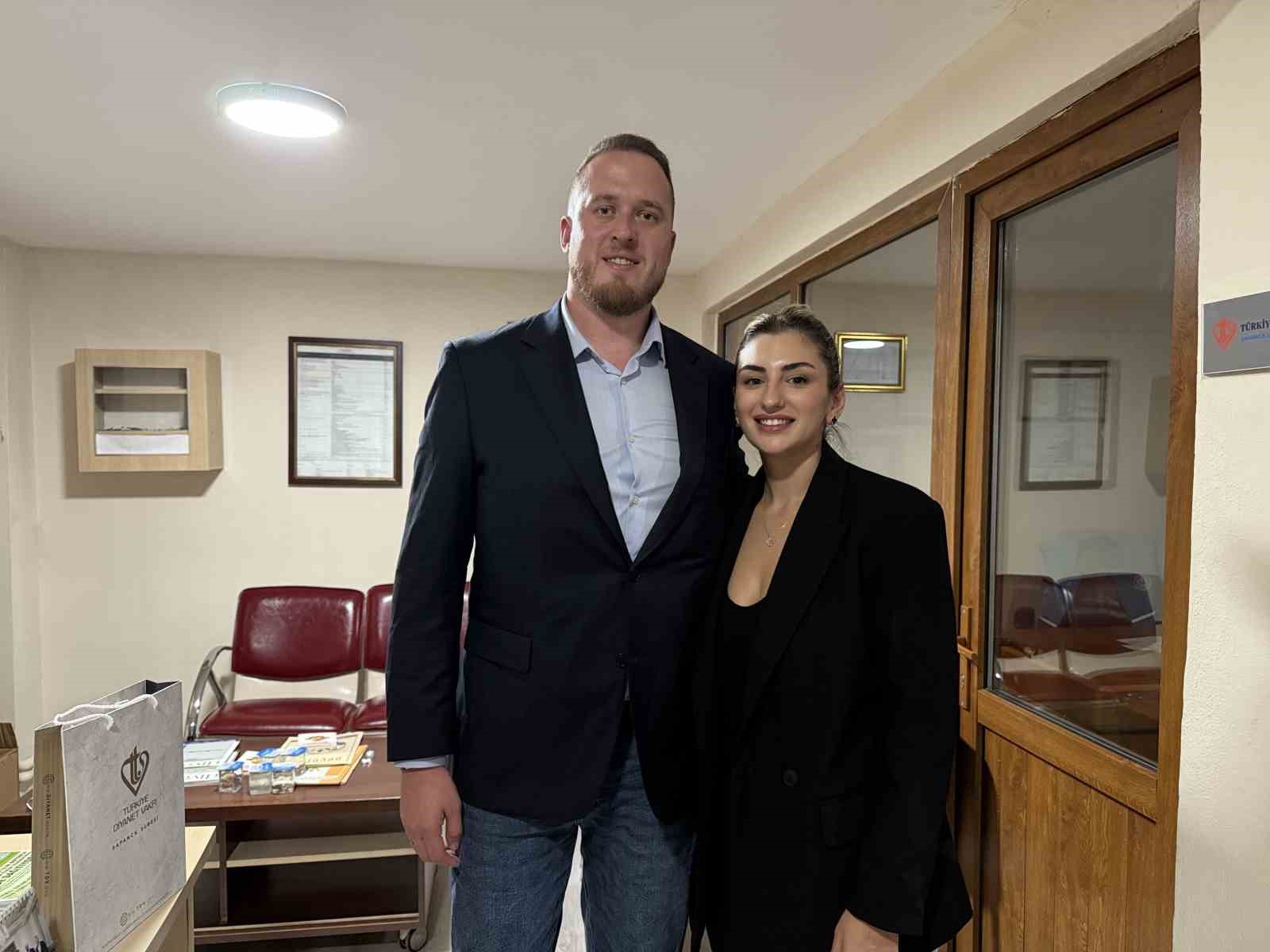 İngiliz Simon, sevdiği kadın için müslüman oldu: Yeni adı ‘Sinan’