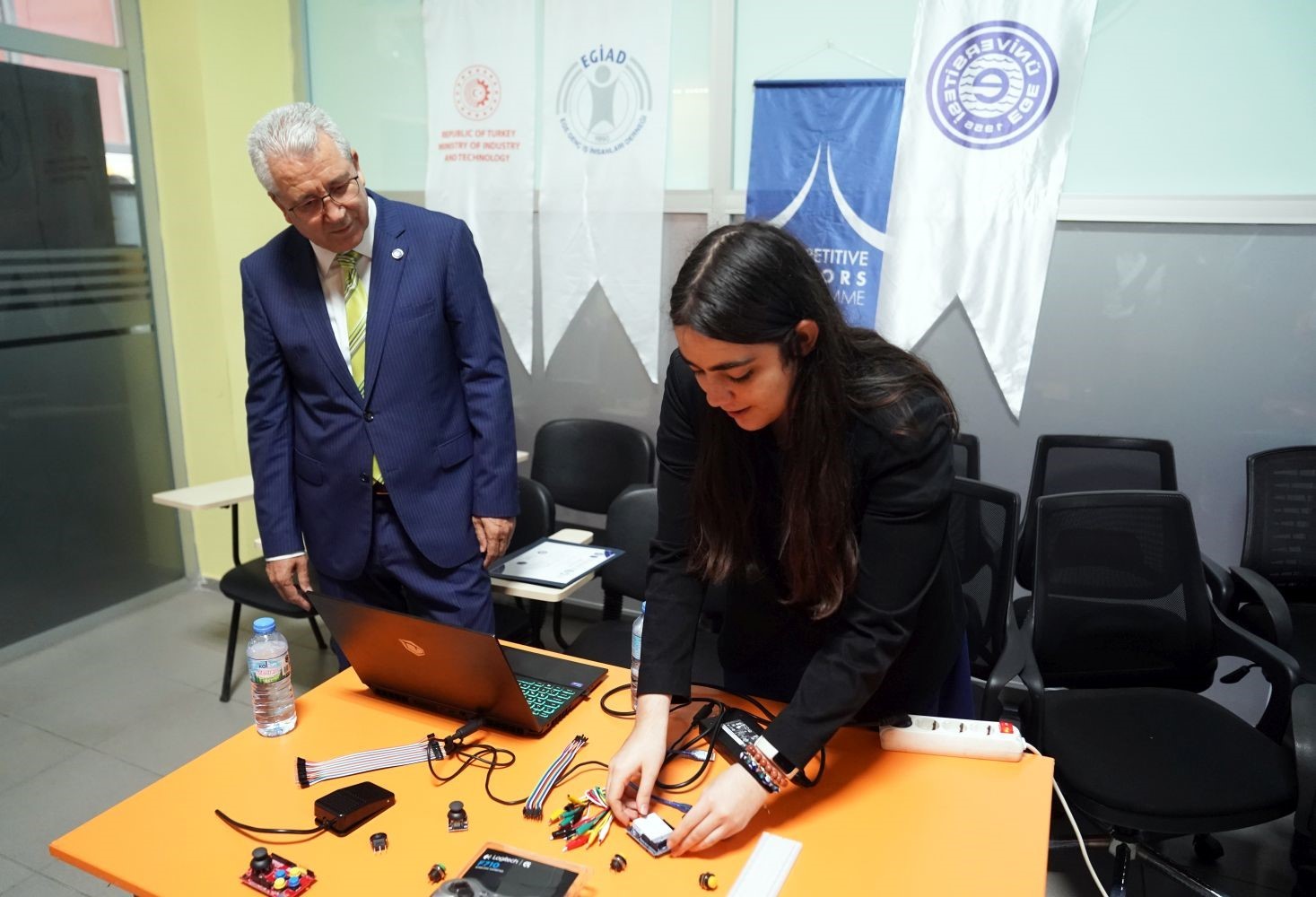 Ege &Uuml;niversitesi&rsquo;nde &rsquo;Engelsiz Erişim Teknolojik Tasarım&rsquo; yarışması
