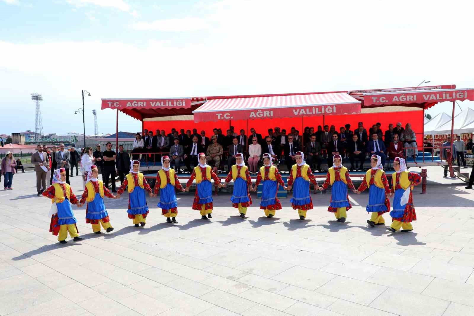 Ağrı&rsquo;da "Aile Yılı" kapsamında Aile Festivali d&uuml;zenlendi
