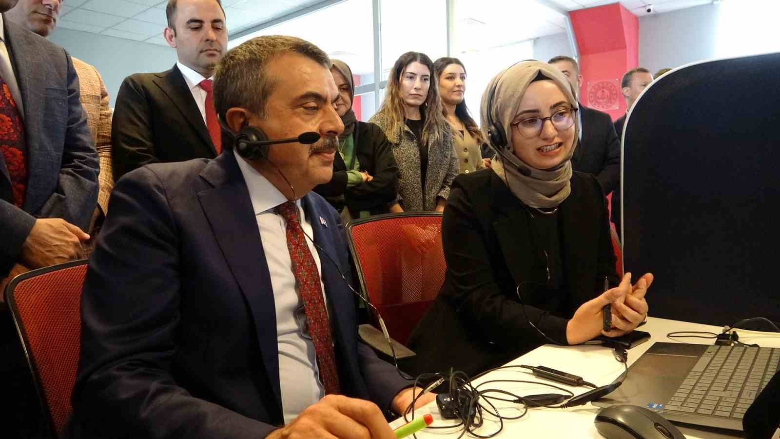 Bakan Tekin çağrı karşıladı: "Bayram tatili uzatılmayacak"