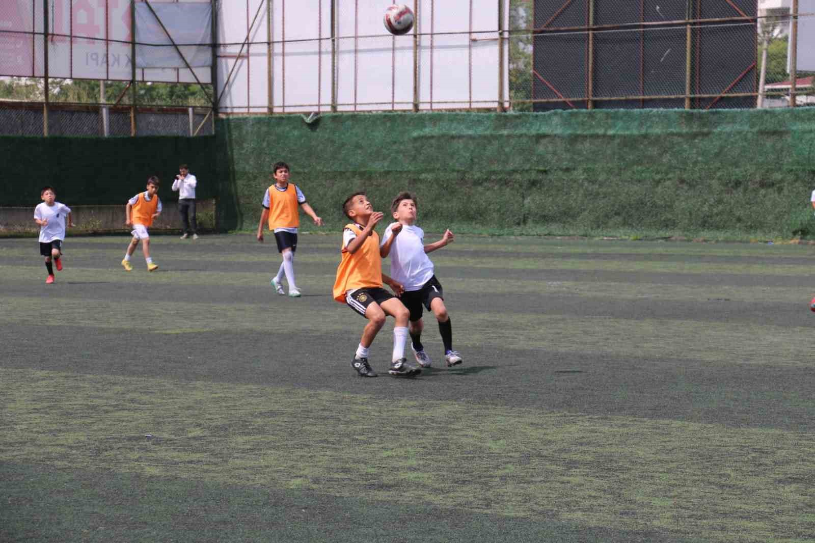 Atakum Belediyesi&rsquo;nin d&uuml;zenlendiği  ilkokullar arası futbol turnuvası sona erdi
