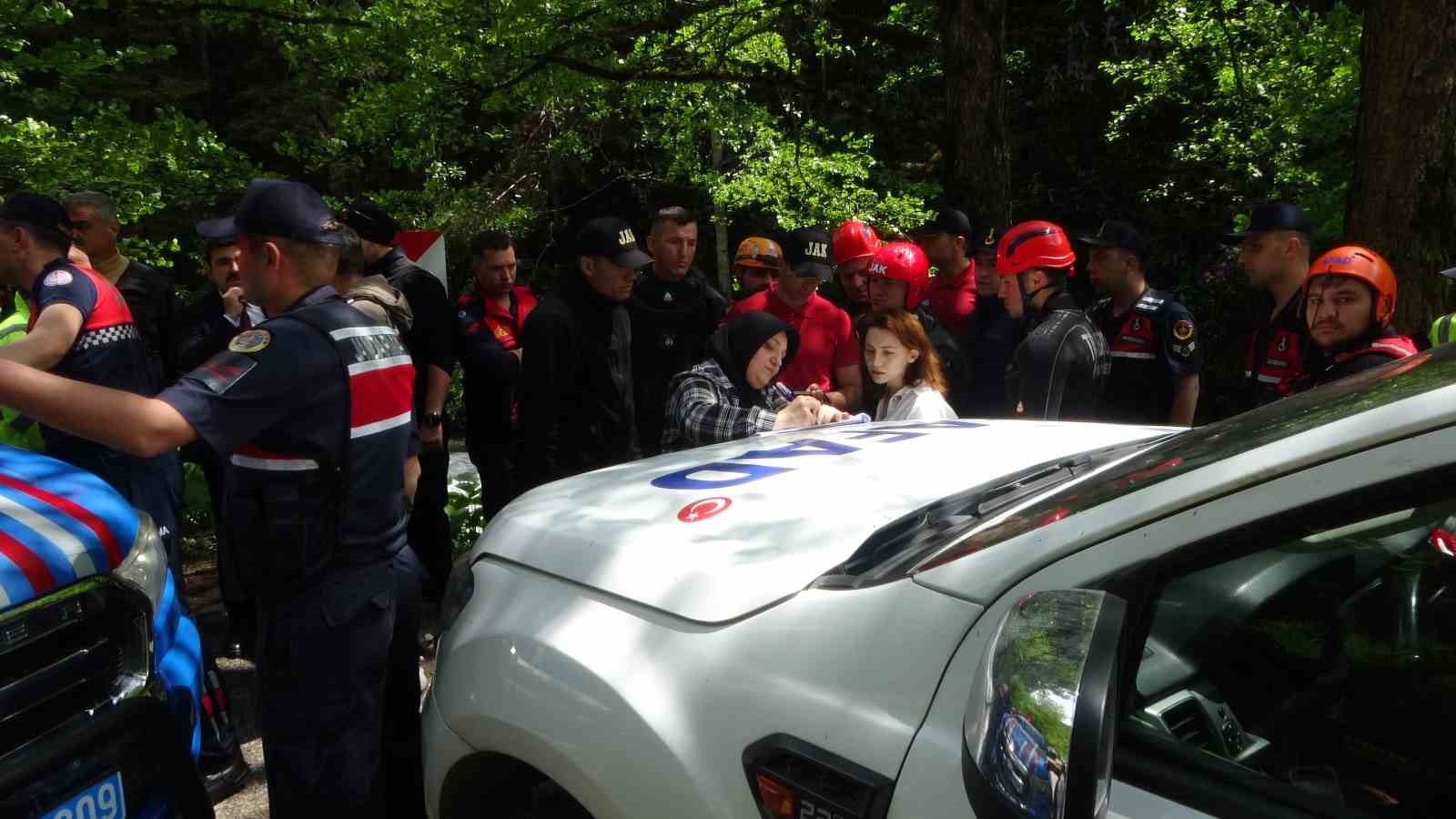 Suudi Arabistan uyruklu &ccedil;ocuğun cansız bedeni 2.3 kilometre uzaklıkta kayanın altında bulundu
