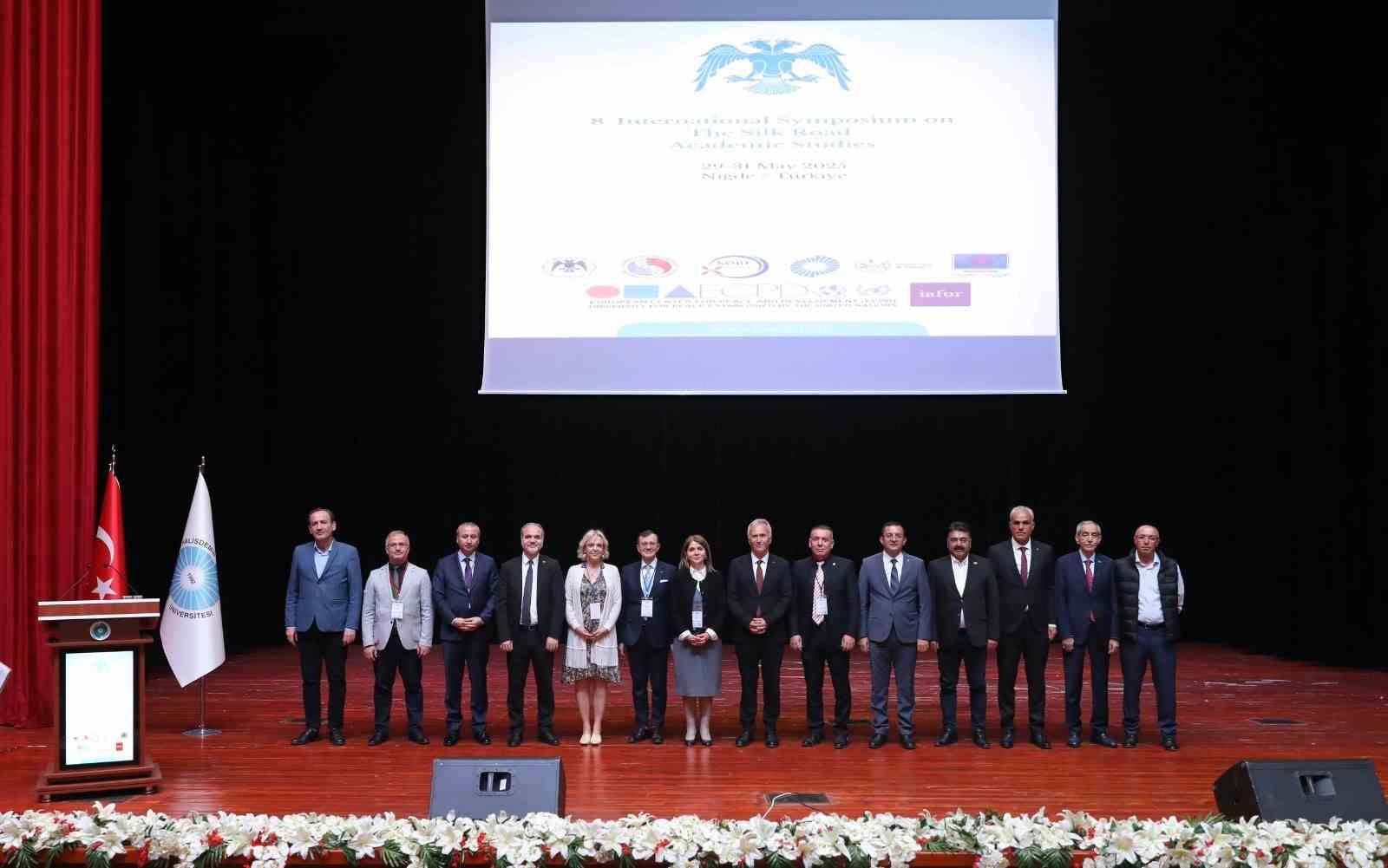 Niğde’de 8. Uluslararası İpek Yolu Akademik Çalışmalar Sempozyumu düzenlendi