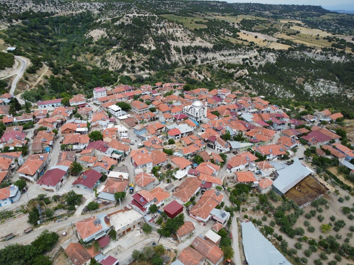 Uşak &Uuml;niversitesi bilgiyi k&ouml;ylerle buluşturuyor
