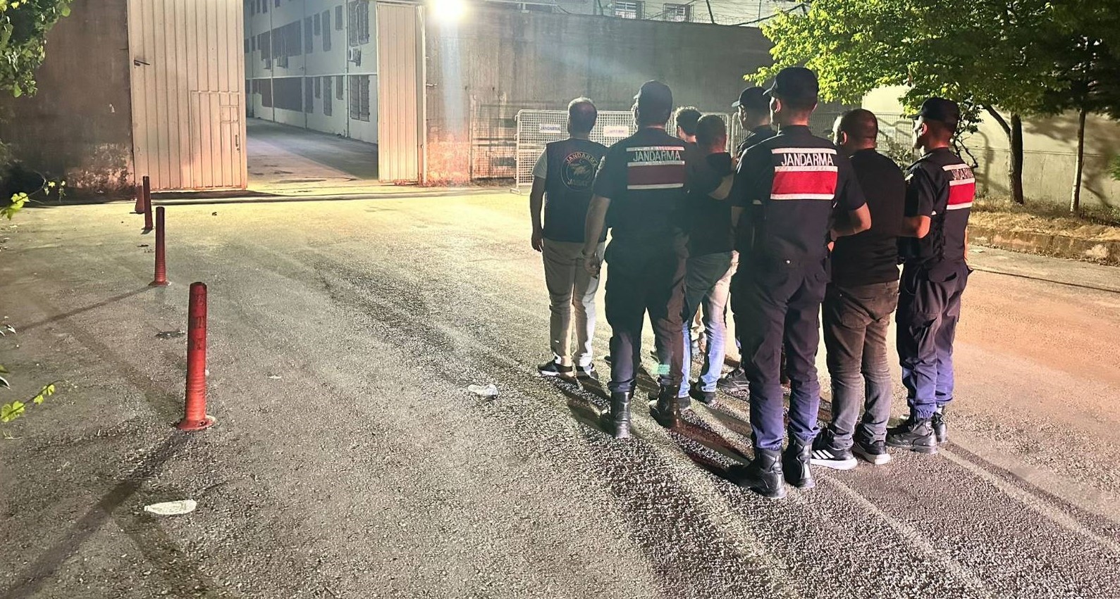 Kırklareli’nde aranması olan 42 şüpheli yakalandı