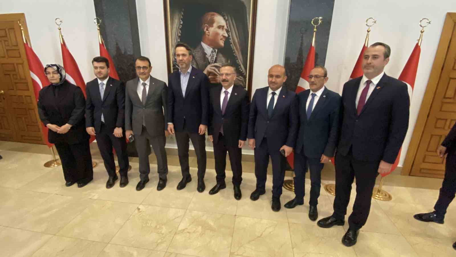 Bakan Bayraktar, Eskişehir Valiliği&rsquo;ni ziyaret etti
