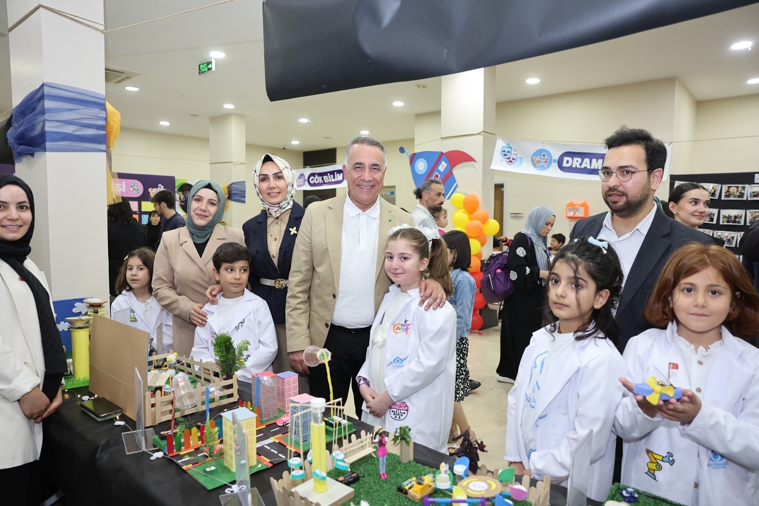 Sultangazi’de rengarenk mezuniyet