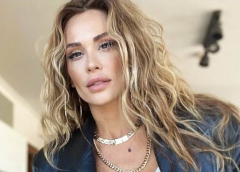 Kansere yenik düşen şarkıcı Şimal, Kuşadası’nda son yolculuğuna uğurlandı