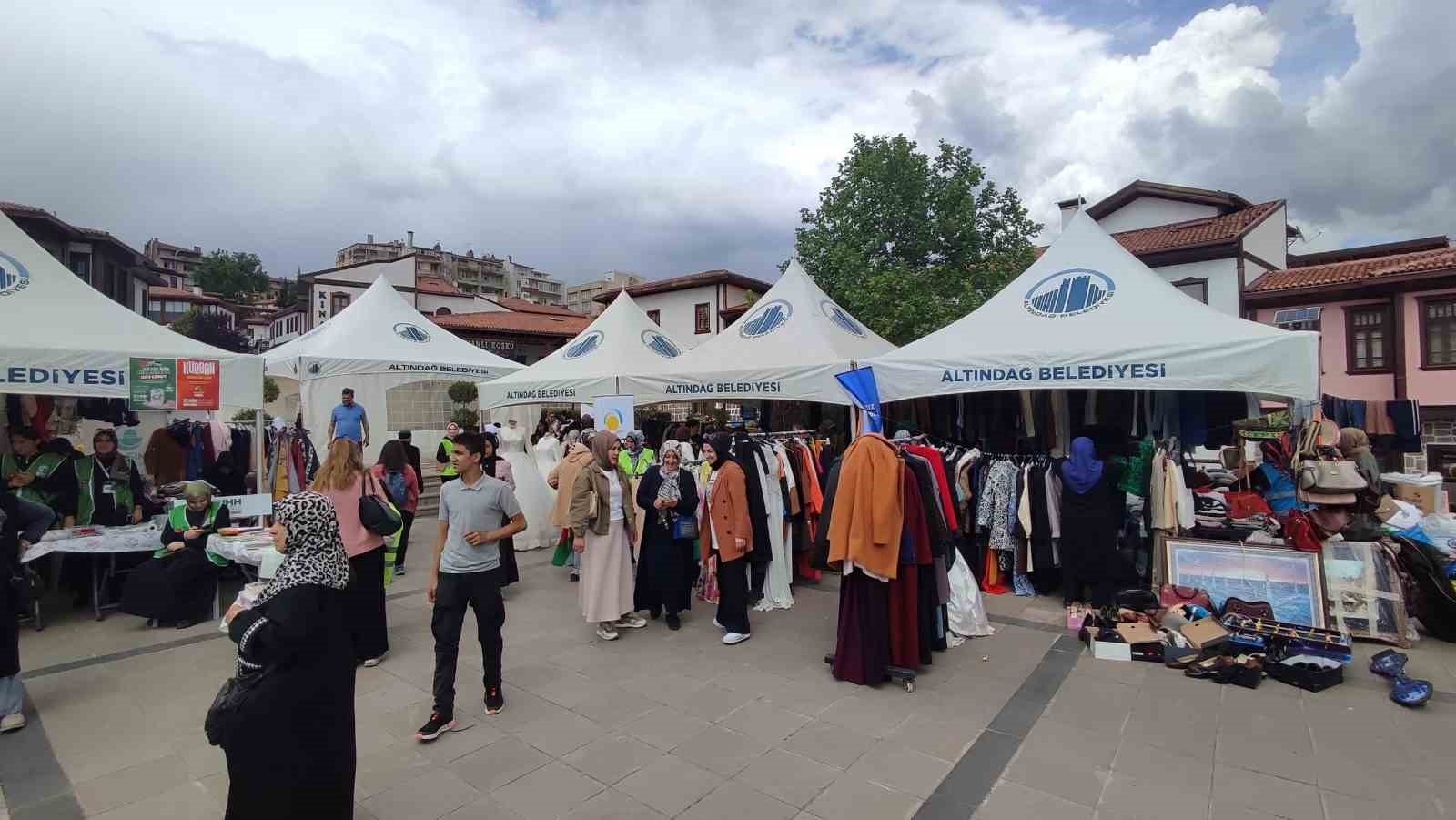 Ankara&rsquo;da Gazzeli kadın ve &ccedil;ocuklar i&ccedil;in yardım sergisi d&uuml;zenlendi
