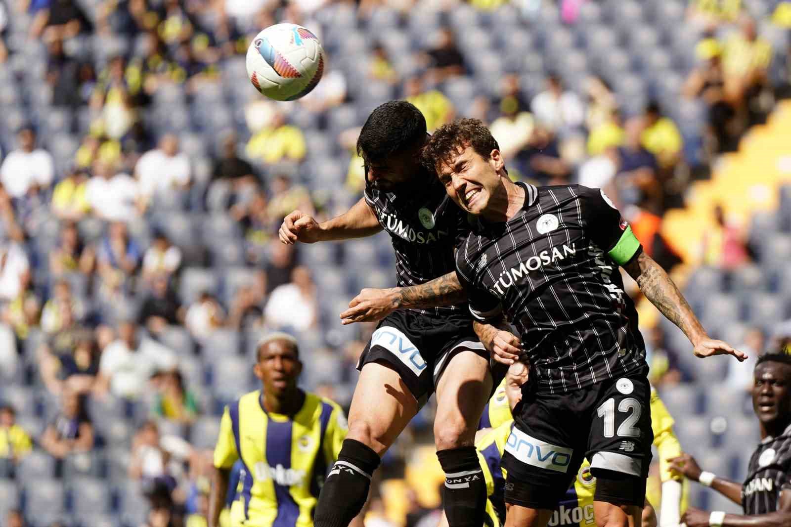 Trendyol Süper Lig: Fenerbahçe: 0 - Konyaspor: 1 (İlk yarı)