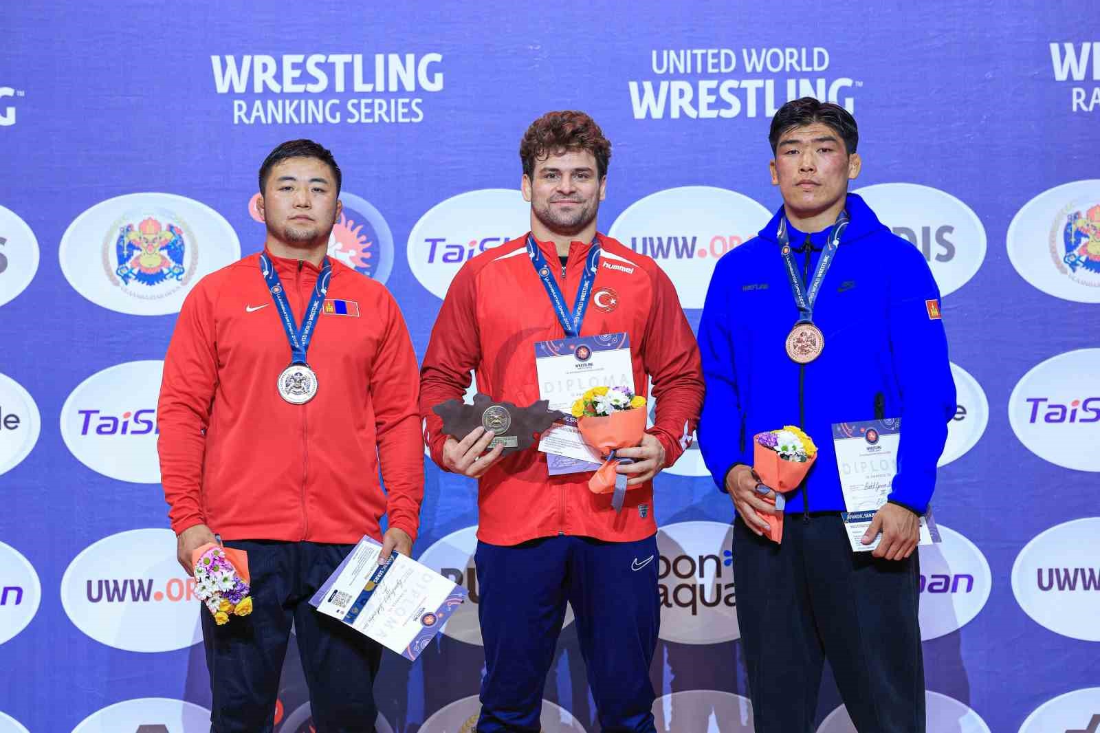 Ulaanbaatar Open Ranking Serisi’nde Osman Göçen’den altın madalya