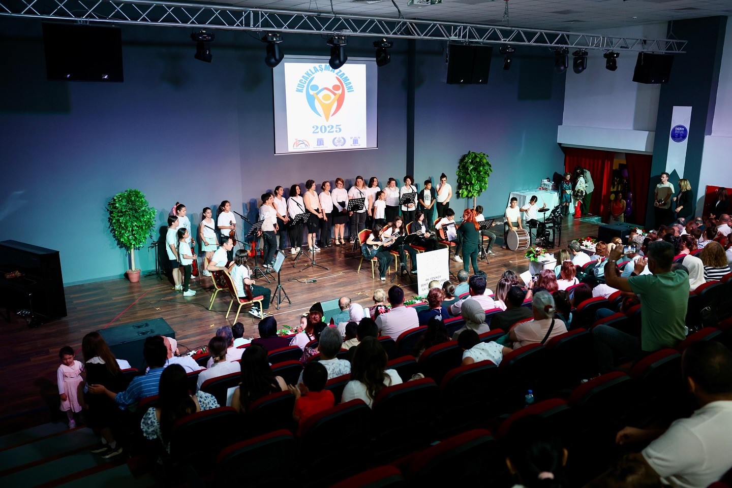 Didim’de "Kucaklaşma Zamanı" projesine destek verenler onurlandırıldı