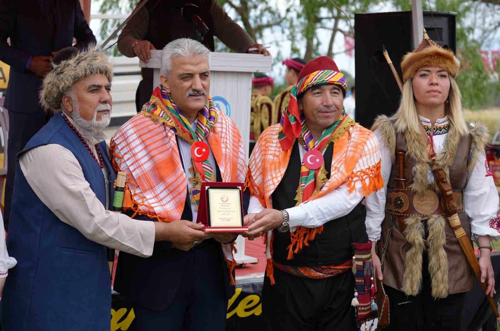 Kırıkkale&rsquo;de "Y&ouml;r&uuml;k T&uuml;rkmen Ş&ouml;leni" renkli g&ouml;r&uuml;nt&uuml;lere sahne oldu
