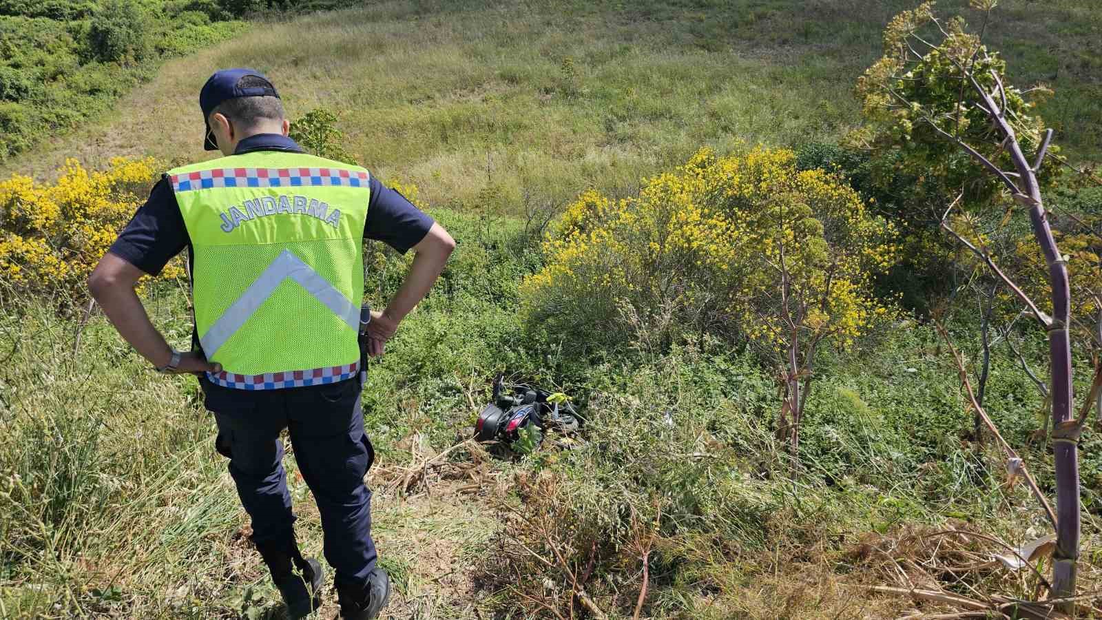 Erdek’te motosiklet direksiyon hakimiyetini kaybetti uçuruma düştü