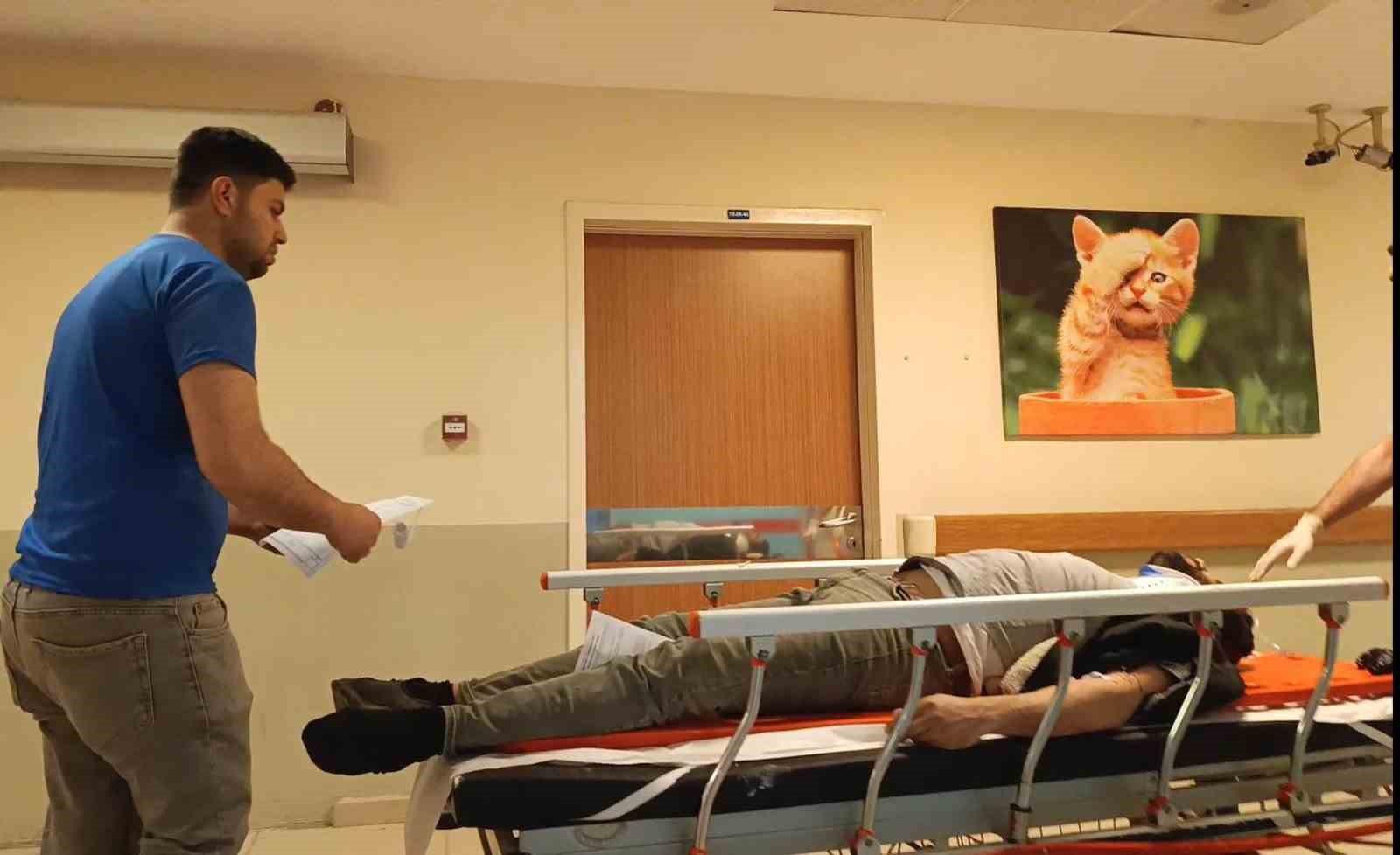 Otomobil ile motosiklet çarpıştı: 3 yaralı