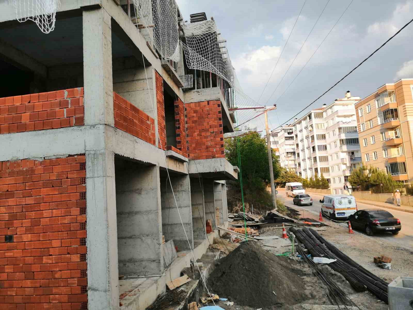 Elektrik akımına kapılan işçi hayatını kaybetti