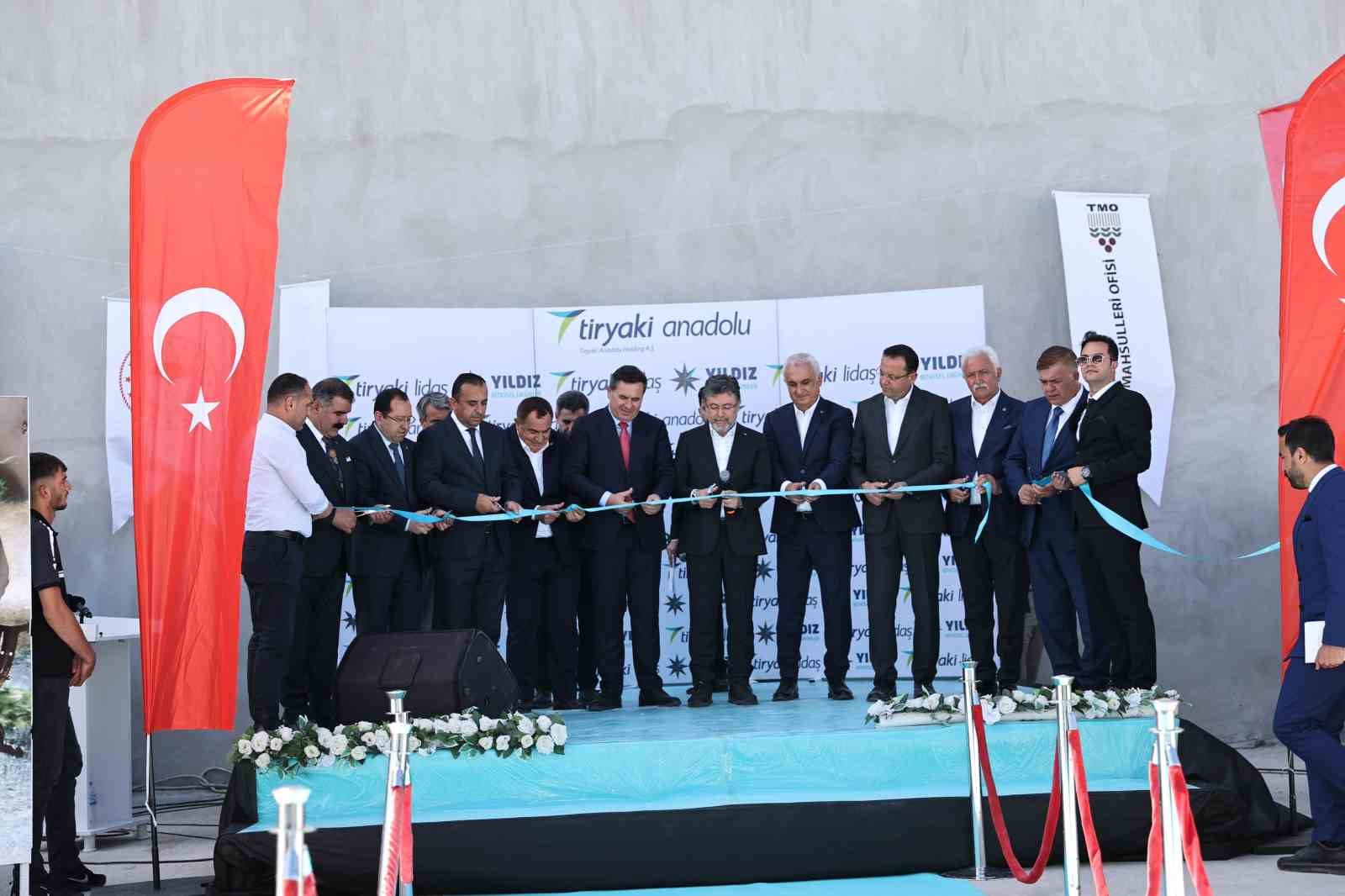 Bakan Yumaklı: "Tohumda d&uuml;nyanın ilk 10 &uuml;lkesinden biriyiz"
