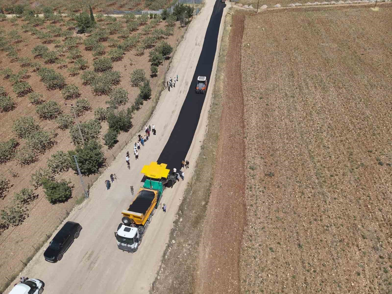 Siirt’te kırsal grup köy yolları sıcak asfaltla buluşuyor