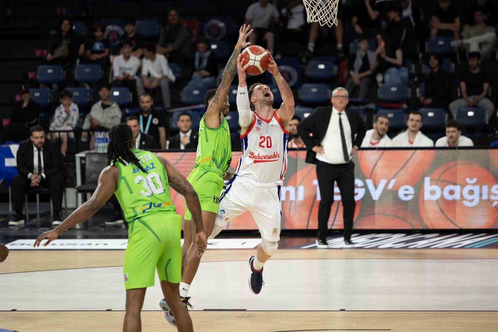 Bah&ccedil;eşehir Koleji seride durumu 1-1&rsquo;e getirdi
